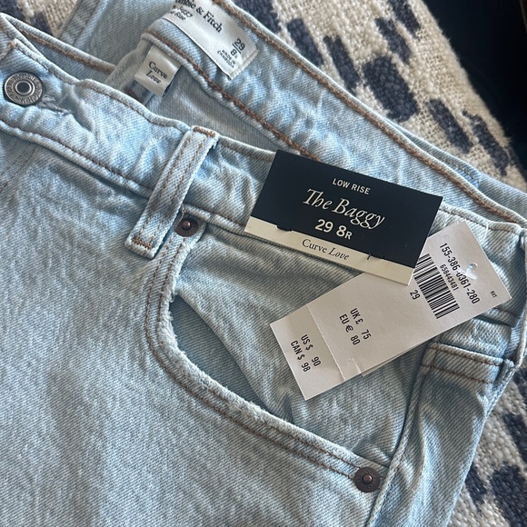Abercrombie & Fitch Low Rise Baggy Curve Love Size 29/ 8R - Picture 2 of 7